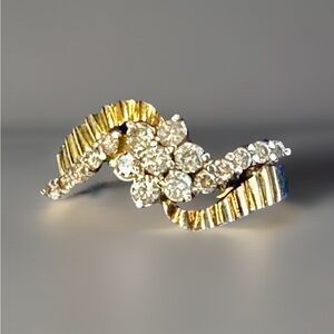 Elegant Solid 14 Kt Marked, 17 Diamonds Cluster Floral Ring, size 6.5 , 3.75 gm